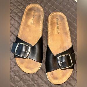Inblu Black Band Large Buckle Footbed Women’s Sandals size 40 (9-9.5)